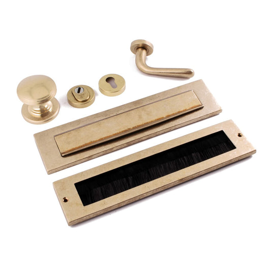Voordeurset compleet messing getrommeld rechts – met briefplaat Hardbrass
