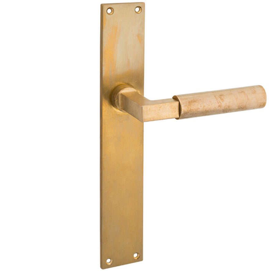 Deurklinken Bauhaus antiek messing op langschild – zonder sleutelgat